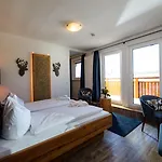 فندق Thaelerhaeusle Mit Schwimmbad 4*