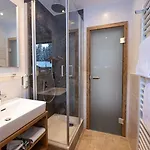فندق Thaelerhaeusle Mit Schwimmbad