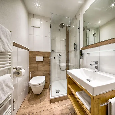 Thaelerhaeusle Mit Schwimmbad Hotell 4*